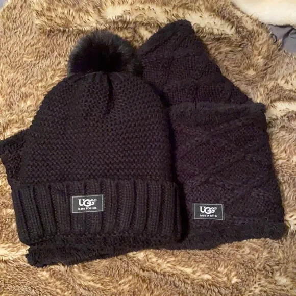 UGG | Accessories | Ugg Hat And Scarf Set | Poshmark display picture 2